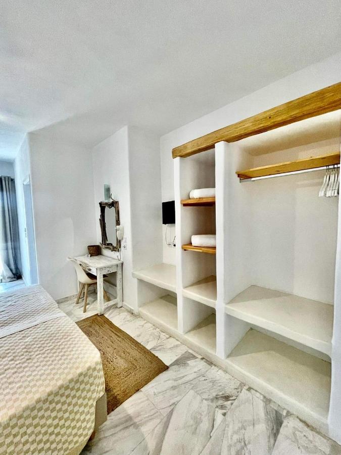 Athina Rooms - Lounge Apartments パロス島 エクステリア 写真