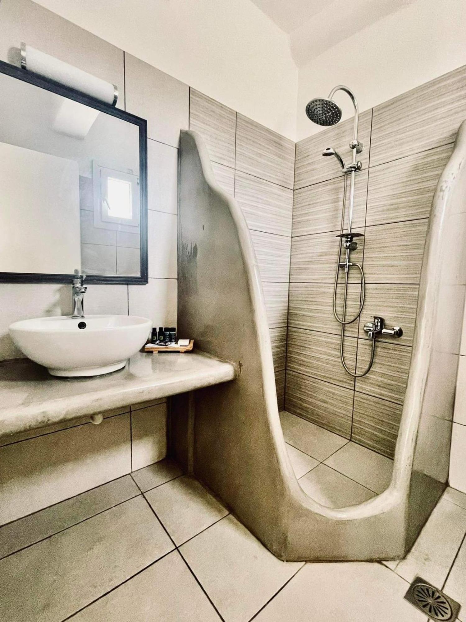 Athina Rooms - Lounge Apartments パロス島 部屋 写真