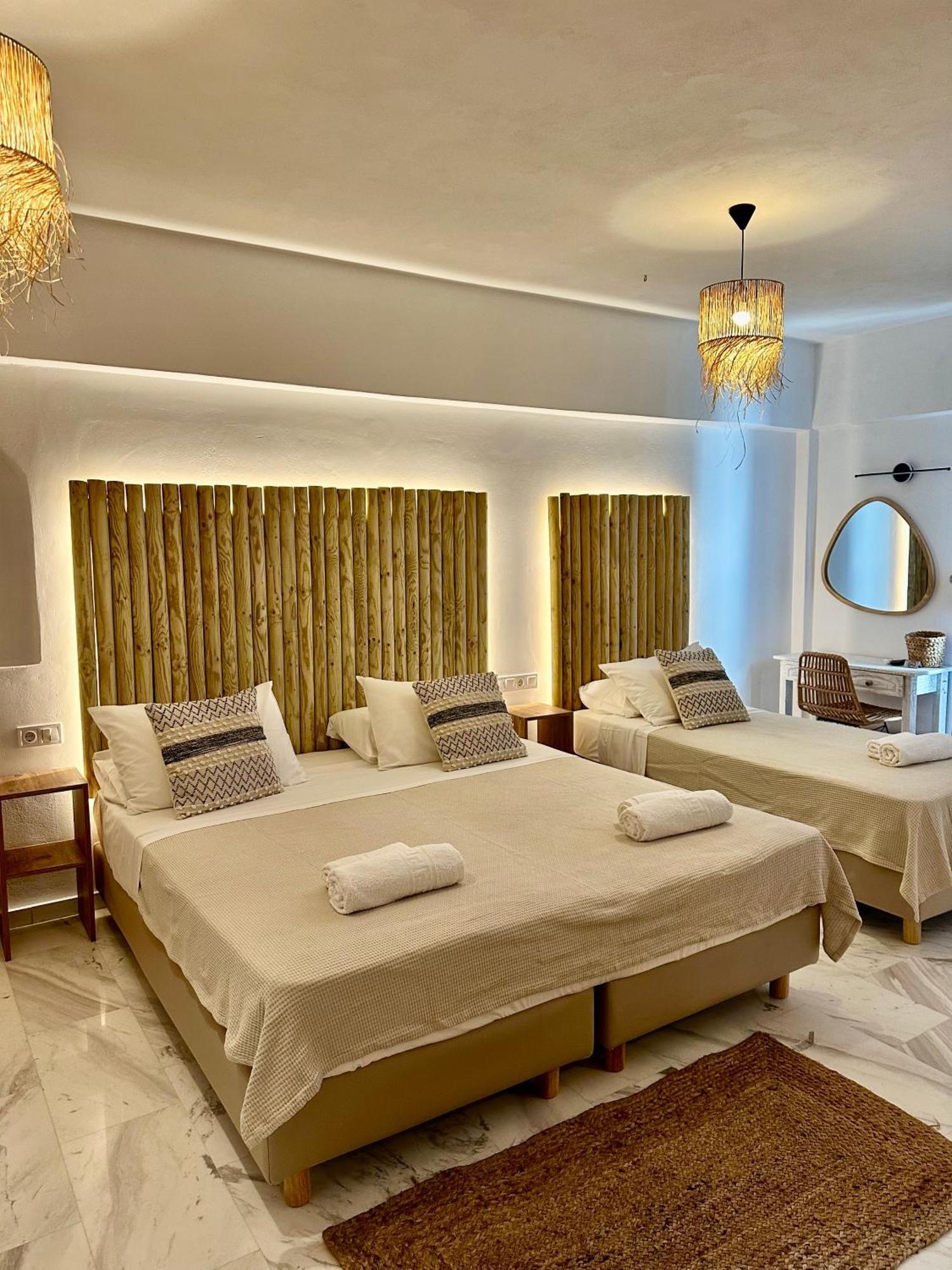 Athina Rooms - Lounge Apartments パロス島 エクステリア 写真