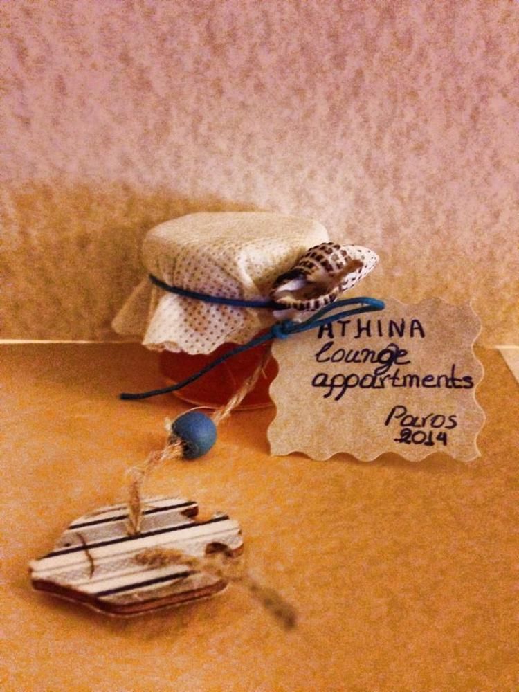 Athina Rooms - Lounge Apartments パロス島 エクステリア 写真